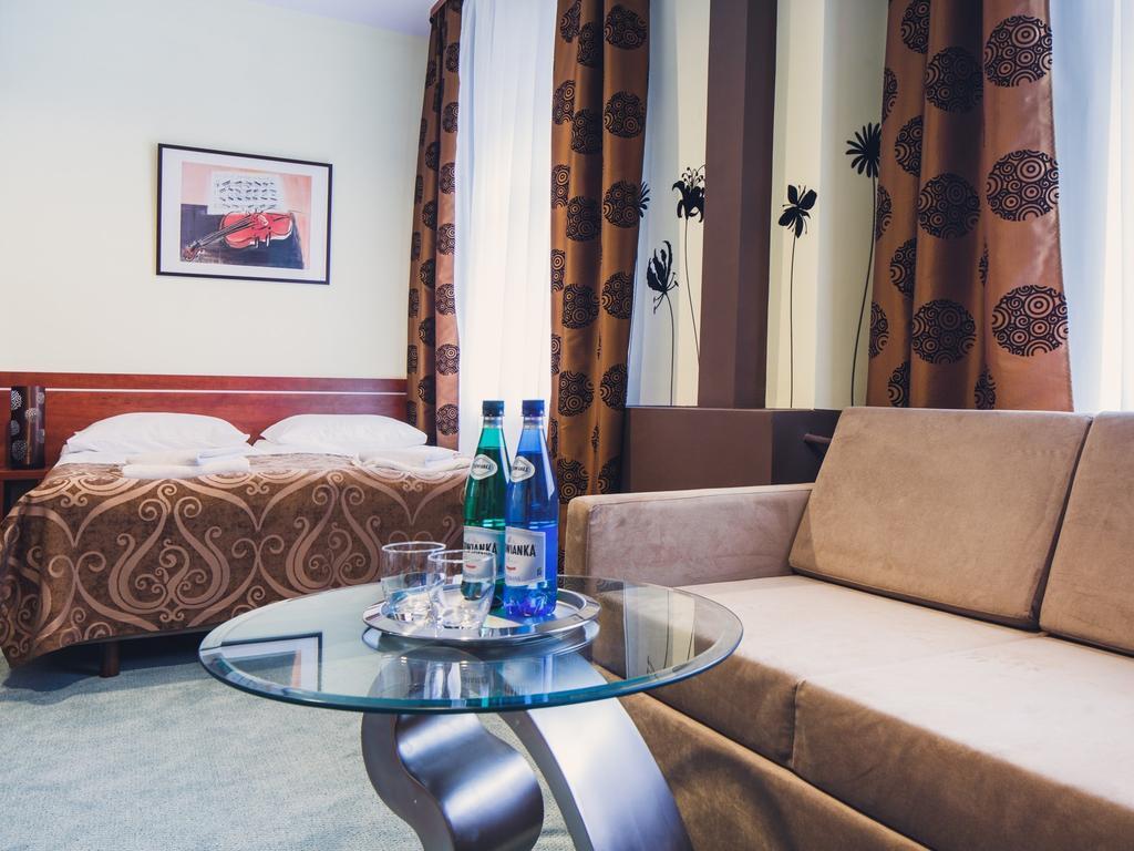 Hotel Chmielna 2*