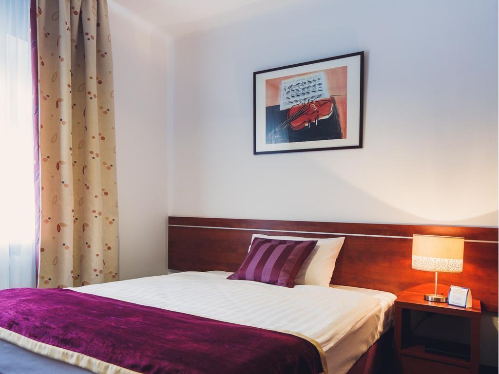 Chmielna Hotel 2*