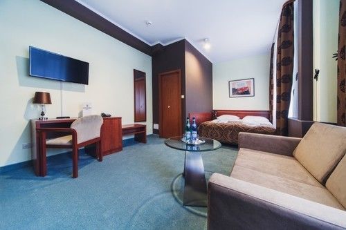Chmielna 2* Warszawa